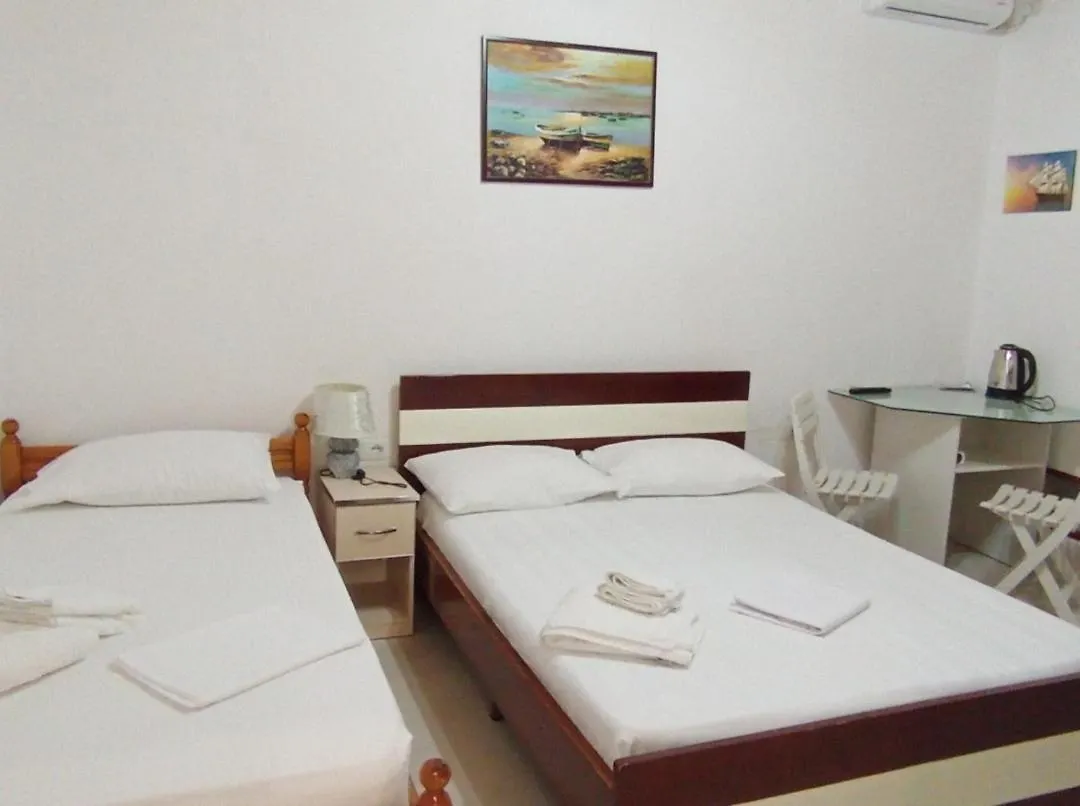 Dona'S Room Σαράντα 0*,  Αλβανία